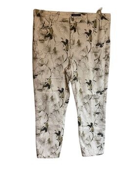 Buffalo David Bitton Cream Floral Jeans w/Olive Accents  SZ: 12       #10